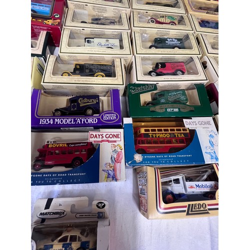 1145 - A collection of boxed diecast vehicles of mostly Days Gone, Hobby Dax Antique Lorries, Days Gone 198... 