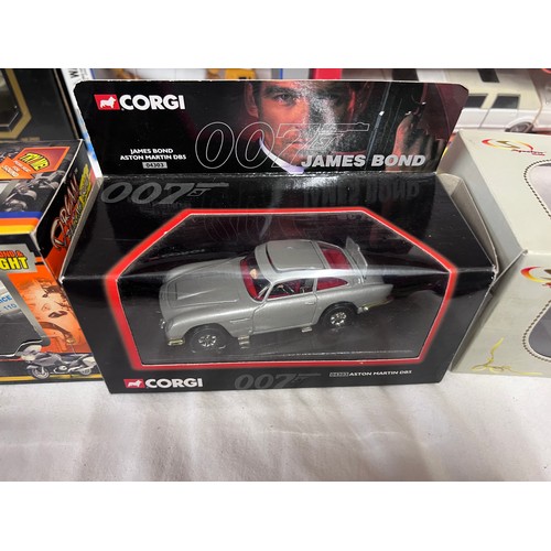 1147 - Boxed diecast toys to include Burago Mercedes Benz SSK 1928, Corgi 007 04303 Aston Martin DB5, Dicki... 