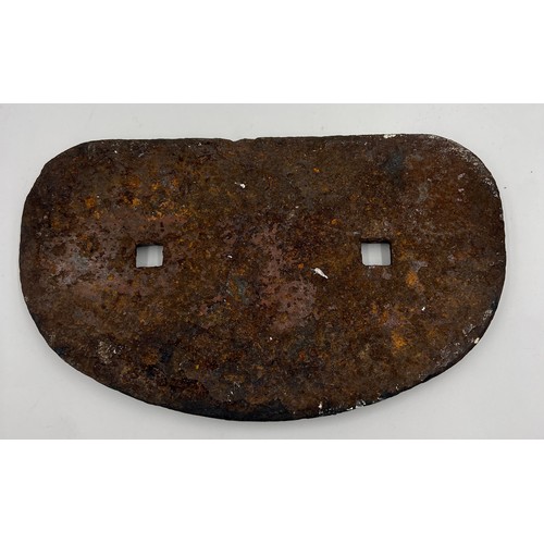 1304 - Cast iron wagon plate,  Hurst Nelson 1955. 28cm x 16cm.