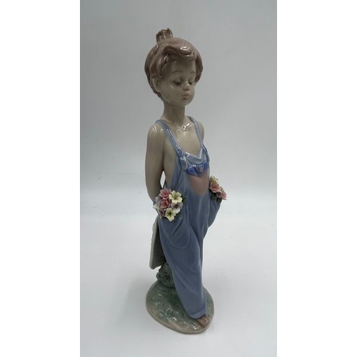 160 - Lladro figurine Collectors Society 'Pocket Full of Wishes' 07650 - 26 cm with box along with Lladro ... 