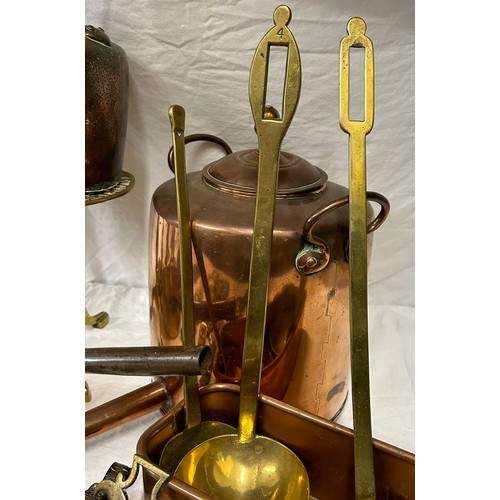 414 - Large collection of Copper and Brass to include a Copper Water Boiler/Urn (32cm), copper kettle (29c... 