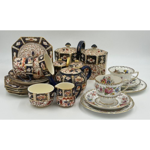 157 - Selection of Wade Heath/Arthur Wood Imari style cereamics consisting of twin style biscuit barrel; t... 