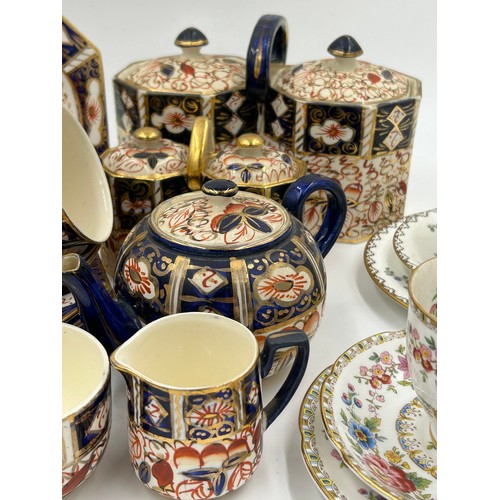 157 - Selection of Wade Heath/Arthur Wood Imari style cereamics consisting of twin style biscuit barrel; t... 