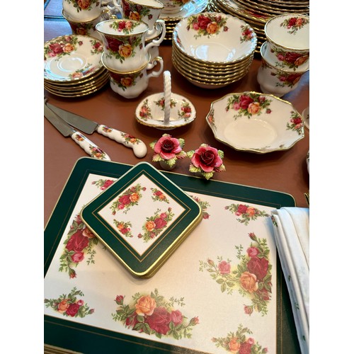 142 - A large quantity of Royal Albert Old Country Roses dinner, tea, coffee and other items to include 2 ... 