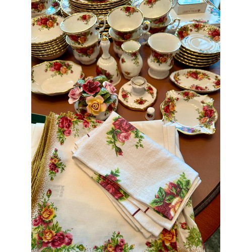 142 - A large quantity of Royal Albert Old Country Roses dinner, tea, coffee and other items to include 2 ... 