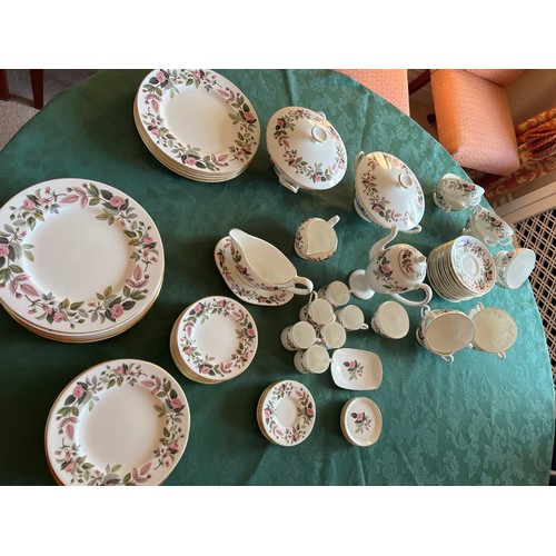 143 - A large quantity of Wedgwood Hathaway Rose coffee and dinner service comprising: coffee pot, 6 coffe... 