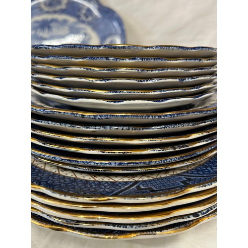 137 - A Booths Real Old Willow part table service comprising 6 x dinner plates, 6 x dessert plates 21cm d,... 