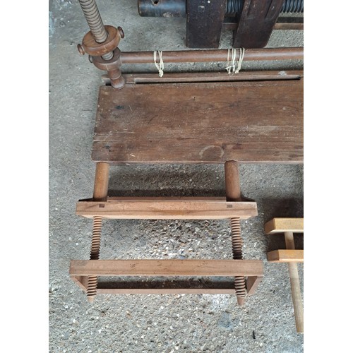 20 - A quantity of vintage wooden and metal book presses.