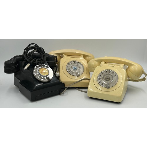 1331 - A miscellany to include a circa 1990's Mybelle Spotlight 753 illuminating transparent telephone, a B... 