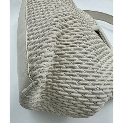 703 - Bottega Venata Point leather bag with detachable strap in white with magnetic clasp fastening. 35cm ... 