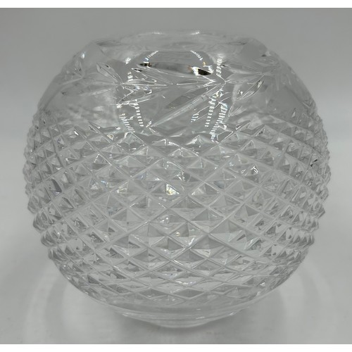 306 - A selection of good quality glass ware to include a Waterford round vase 15cm h, a heavy Waterford b... 