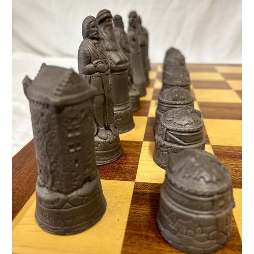 1197 - A chess set with pieces representing historical Scottish and English figures, John Knox, Mary Queen ... 