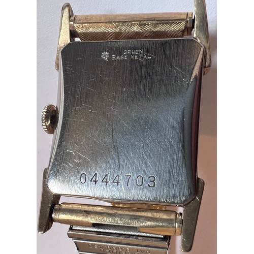 788 - A 1930's manual Gruen 10K gold filled cased Veri-thin wristwatch with subsidiary seconds dial.

Wind... 