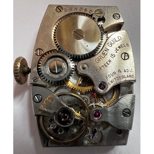 787 - A late 1930's manual Gruen 10K rolled gold wristwatch with subsidiary seconds dial. 15 jewel.

Winds... 