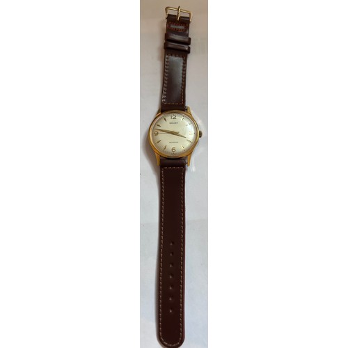 782 - A vintage 1960's automatic Gruen Autowind with luminous dial and gold plated bezel, sweeping second ... 