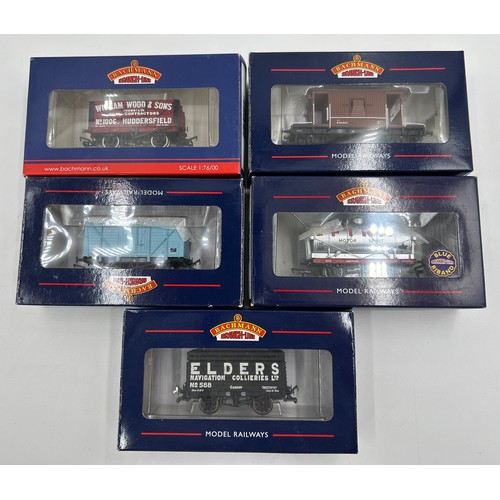 1211 - Boxed Bachmann rolling stock wagons OO gauge to include 37-537A 20 to brake van br bauxite, 33-805 2... 