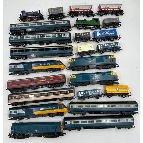 1227 - Various Hornby carriages and locomotives.