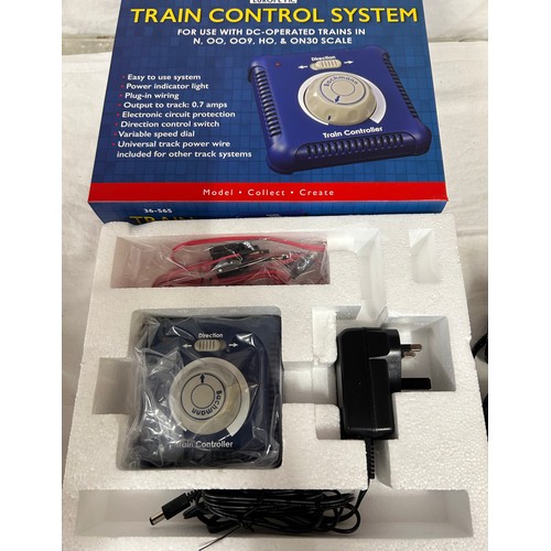 1232 - Model railway accessories: Bachmann Dynamis Command station, a boxed Bachmann control system, Digitr... 