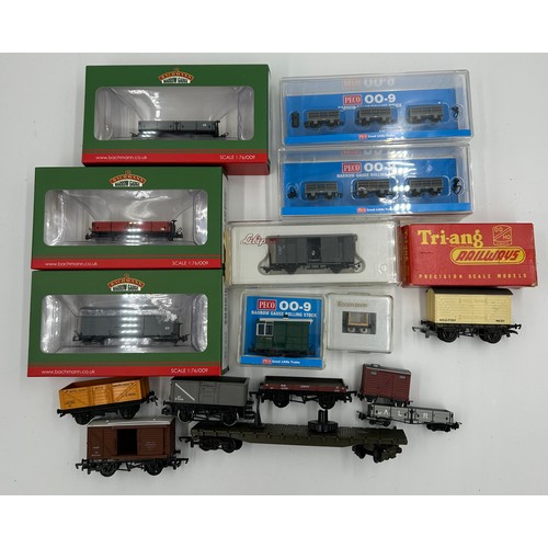 1233 - Three boxed Bachmann 393-026 Bogie Goods Van Nocton Estates, 2 x 393-053 De Class Open Bogie Wagon W... 