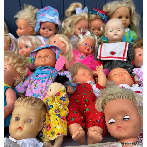 1207 - An assortment of dolls to include Fisher Price, Mattel, Max Zapf, Early Moments fully bathable etc (... 