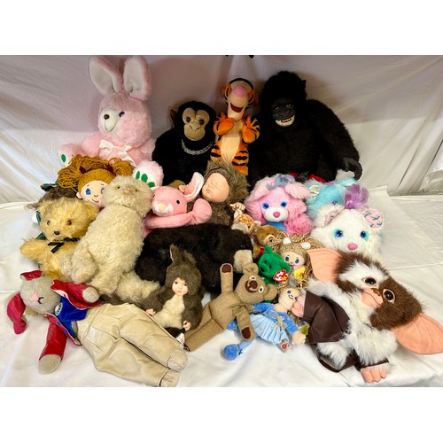 1203 - A collection of soft toys to include Keel, Brush a Love by Matchbox, Ty Beanie Babies, Anne Geddis, ... 