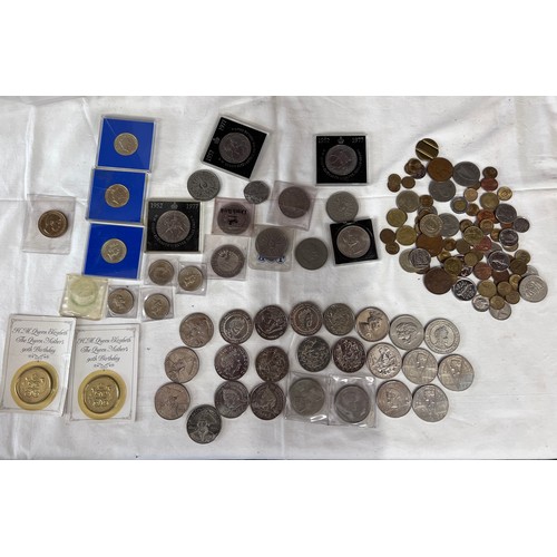 839 - A collection of coins to include 24 x 5 pound coins, various crowns, various foreign currency etc.