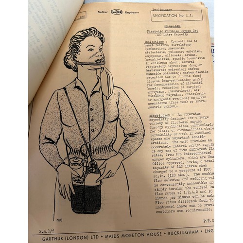 1367 - A 1959 Garthur Normalair First-Aid portable oxygen resuscitation equipment set in a Billings & Sons ... 