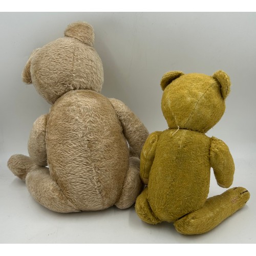 1108 - Two vintage jointed teddy bears. Largest with growler approx. 61cm l, smallest 45cm l.