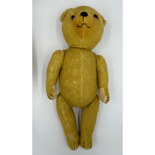 1108 - Two vintage jointed teddy bears. Largest with growler approx. 61cm l, smallest 45cm l.