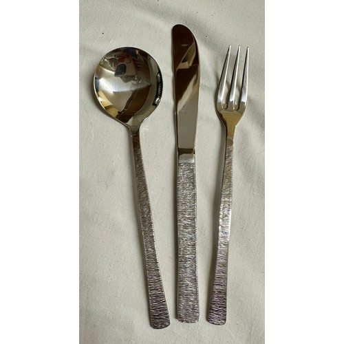 1365 - A Viners 8 piece canteen of cutlery by Gerald Benney, missing 1 teaspoon and 1 dessert fork (56).