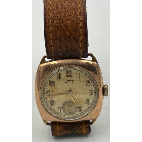 832 - A 9 carat gold cased UNO gentleman’s wristwatch with subsidiary seconds dial on leather strap. Total... 