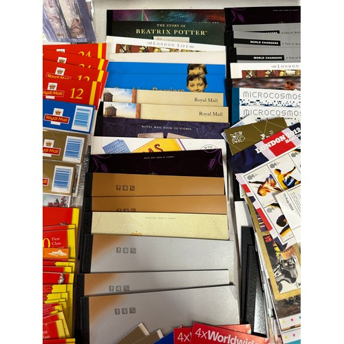 836 - An accumulation of GB booklets, presentation packs, mini-sheets and loose stamps. Duplication of mos... 