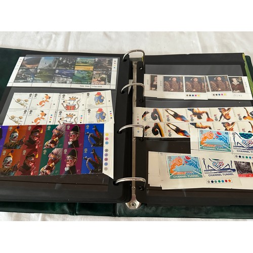 836 - An accumulation of GB booklets, presentation packs, mini-sheets and loose stamps. Duplication of mos... 