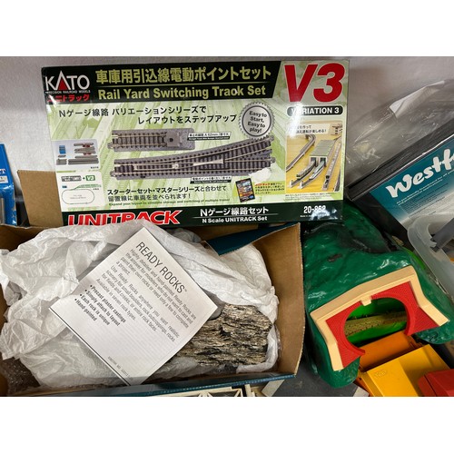 1200 - Railway model accessories to include ready rocks, moulds, tracks, Peco lineside kits, Ratio plastic ... 