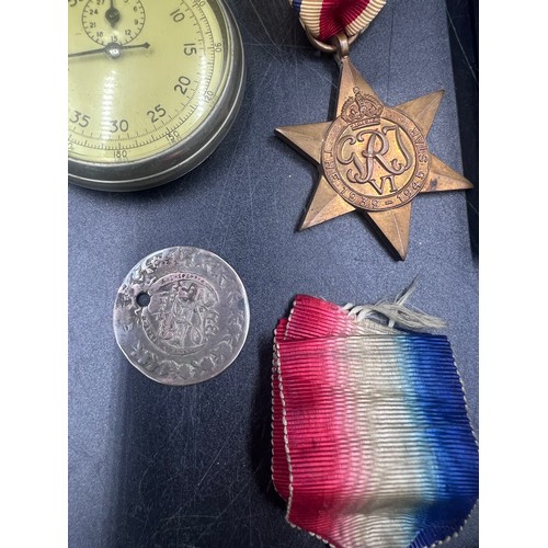 1036 - A WW I/II group of 5 medals to include The Africa Star, Victory Medal, Battle of Britain Star, WW I ... 