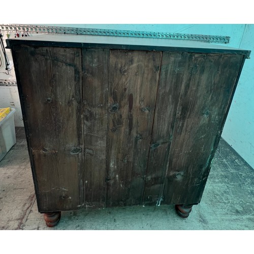 122 - A 19thC bow fronted mahogany chest of two short over three long drawers. 105cm x 66cm x 122cm h.