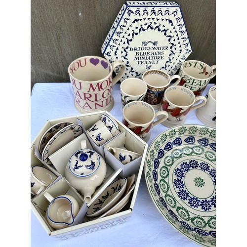 340 - A quantity of Emma Bridgewater ceramics to include a Blue Hens miniature tea set in original box, op... 