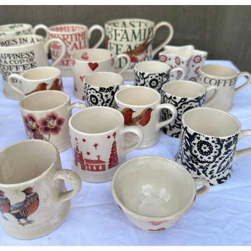 340 - A quantity of Emma Bridgewater ceramics to include a Blue Hens miniature tea set in original box, op... 