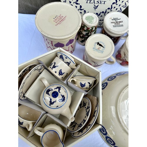 340 - A quantity of Emma Bridgewater ceramics to include a Blue Hens miniature tea set in original box, op... 