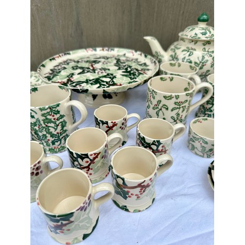 341 - Emma Bridgewater Christmas ceramics to include teapot, mugs, miniature cups and saucers, jug, large ... 