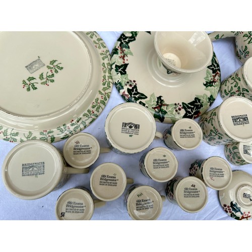 341 - Emma Bridgewater Christmas ceramics to include teapot, mugs, miniature cups and saucers, jug, large ... 