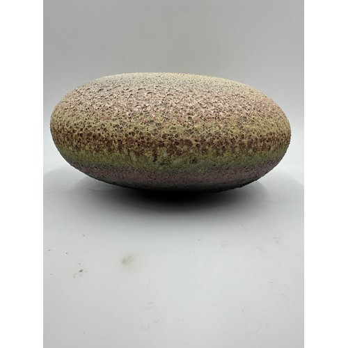 344 - A selection of good contemporary ceramics to include: 3 x natural bowls largest 9cm h x 20.5cm w and... 