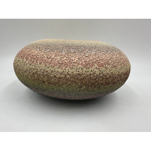 344 - A selection of good contemporary ceramics to include: 3 x natural bowls largest 9cm h x 20.5cm w and... 