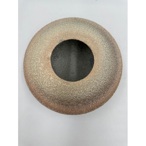 344 - A selection of good contemporary ceramics to include: 3 x natural bowls largest 9cm h x 20.5cm w and... 