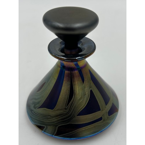 490 - Isle of Wight studio glass designed by Elizabeth Harris in the 'Black Ribbons' design to include a s... 