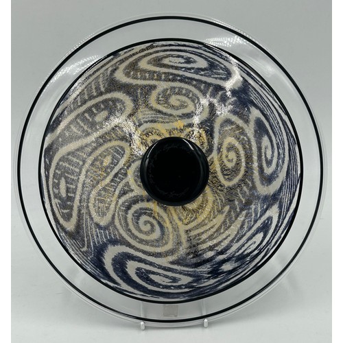 499 - Isle of Wight studio glass designed by Timothy Harris in the 'Jazzy Monochrome' collection to two gl... 