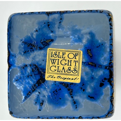 517 - Isle of Wight studio glass designed by Timothy Harris from the 'Golden Rain' collection to include s... 