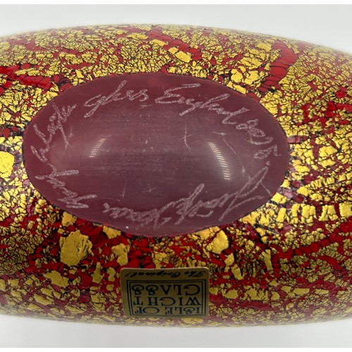 518 - Isle of Wight studio glass 'Christmas Cracker' collection designed by Timothy Harris to include extr... 