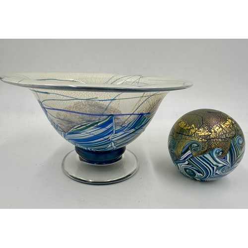 554 - Timothy Harris- Isle of Wight - Seascape Collection. An open bowl with stemmed base 11cm h x 19cm di... 