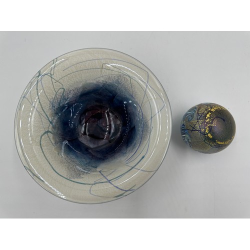 554 - Timothy Harris- Isle of Wight - Seascape Collection. An open bowl with stemmed base 11cm h x 19cm di... 